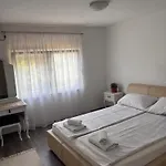 Mamma Mia! Διαμέρισμα Μόσταρ